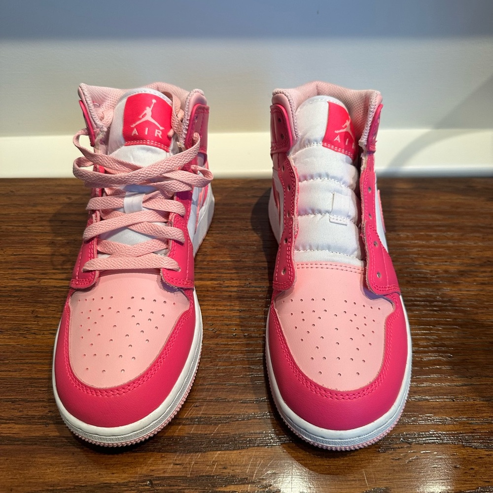 Jordan 1 Mid Fierce Pink GS Size 5.5